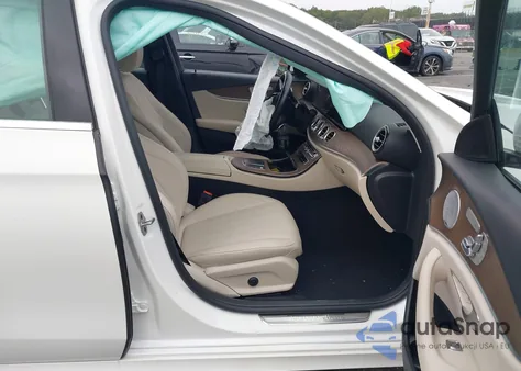 2021 Mercedes-Benz E 350 4Matic z USA, uszkodzony, nr VIN W1KZF8EB6MA894574